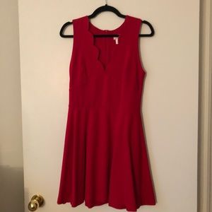 Love...Ady Scalloped Dress In Red, Size Large